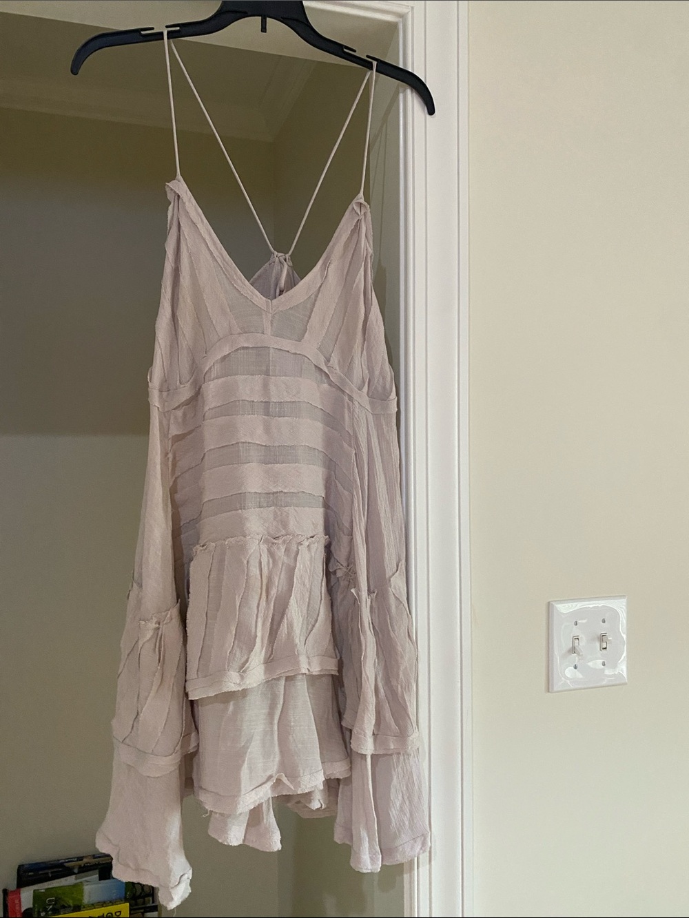 Adorable Flowy Tiered Spaghetti Strap Tank Top - Light Mauve Sz M